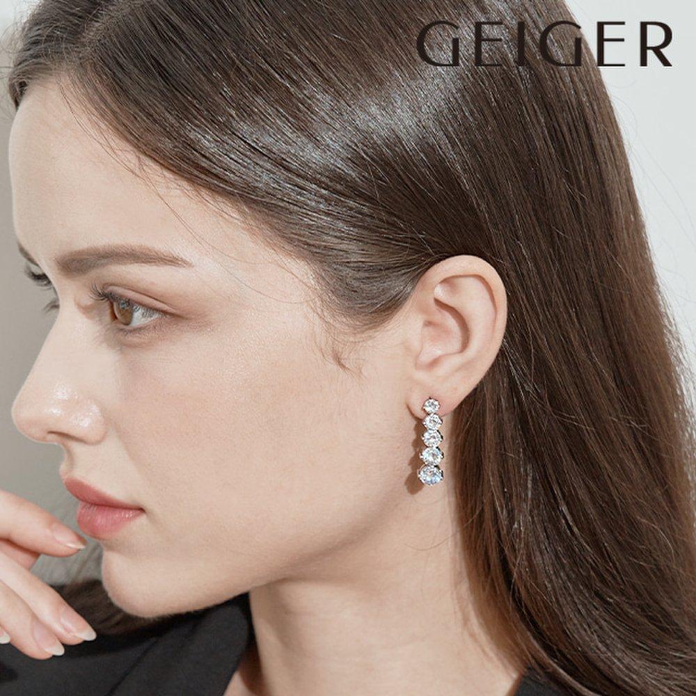 Crystal Party Earrings by Gisvee114