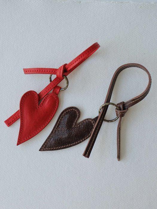 

mimunae Heart charm brown