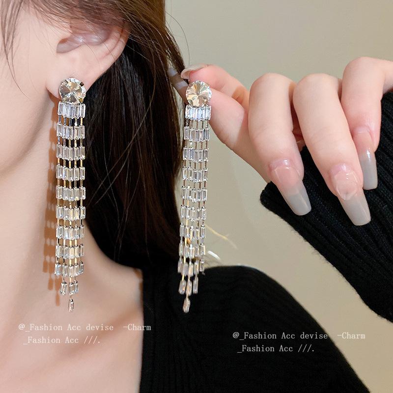 S925 Silver Needle Rhinestone Tassel Earrings - Exquisite Long Claw Chain with Colored Diamonds, European & American Style