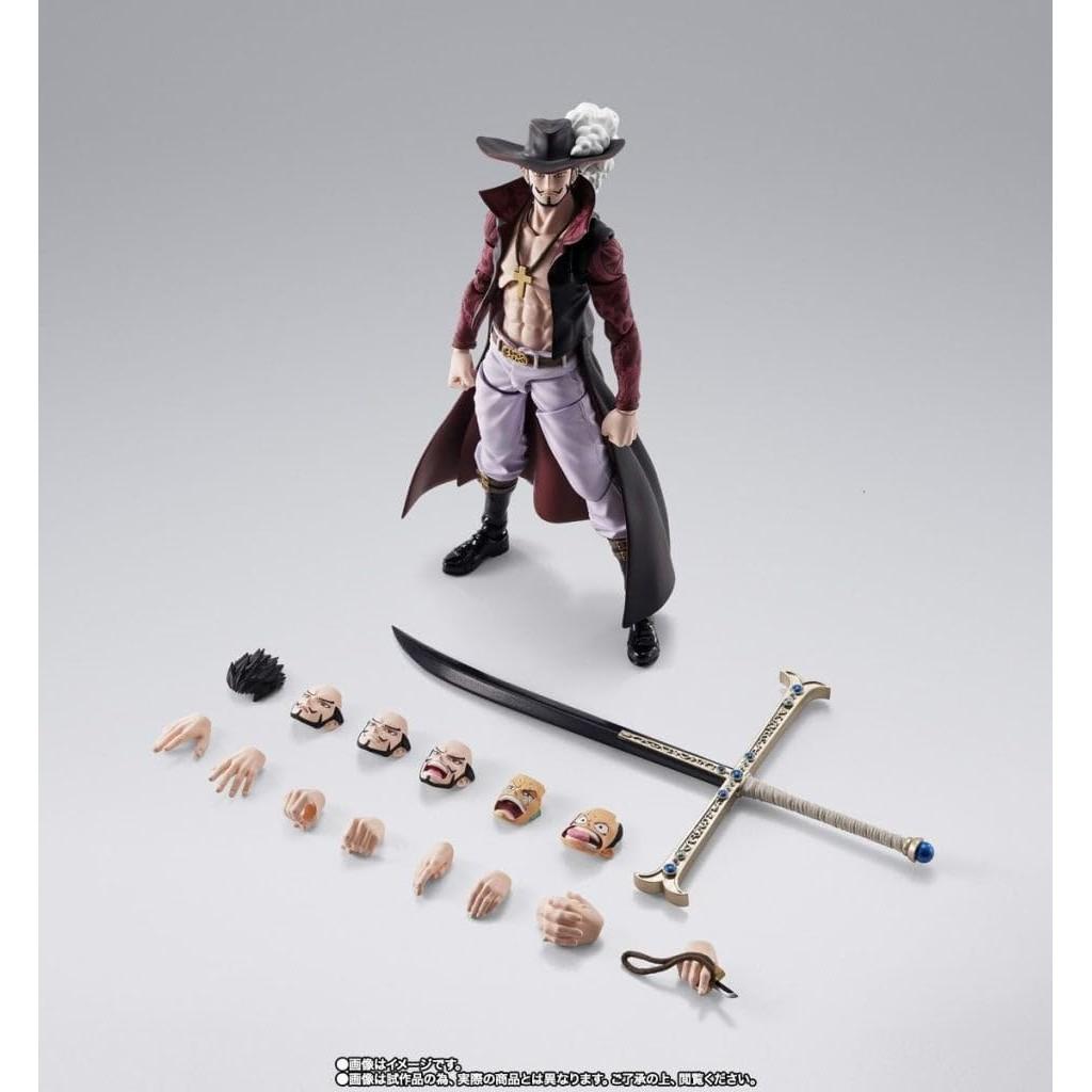 TAMASHII NATIONS- One Piece - S.H.Figuarts Dracule Mihawk -Hawk Eye- PVC & ABS approx. 165mm painted figure