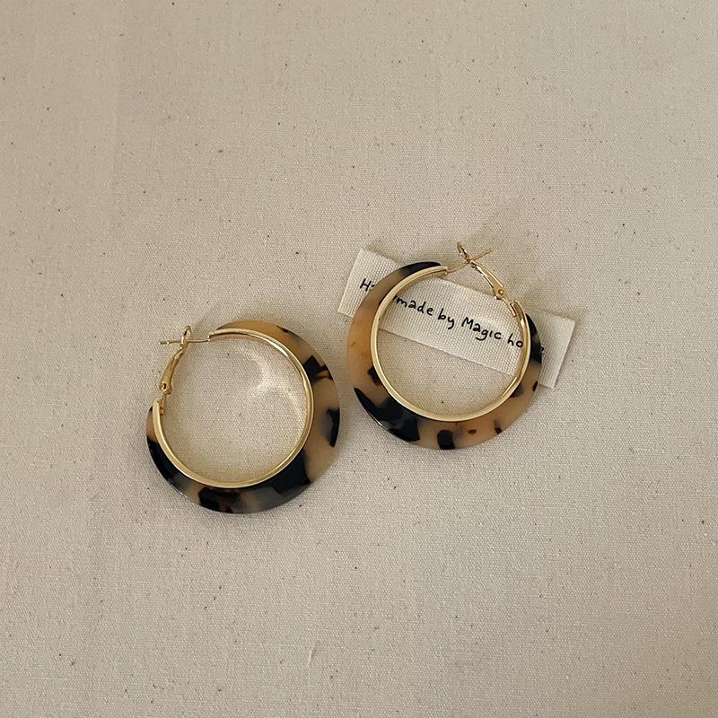 

Серьги из металла и смолы черепахового цвета, женские, преувеличенные, нишевые, индивидуальные, простые, универсальные, темпераментные, модные, трендовые серьги