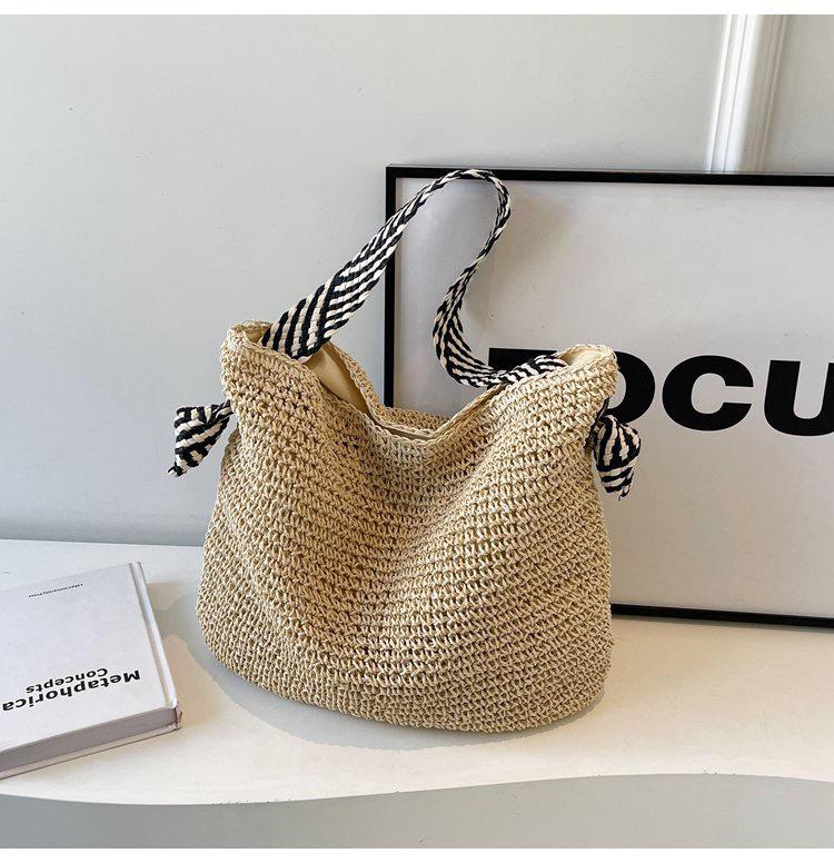 

Korean Retro Handmade Woven Tote: Casual Fashion for Daily Commute & Travel 38x14x34 cm кремовый/белый