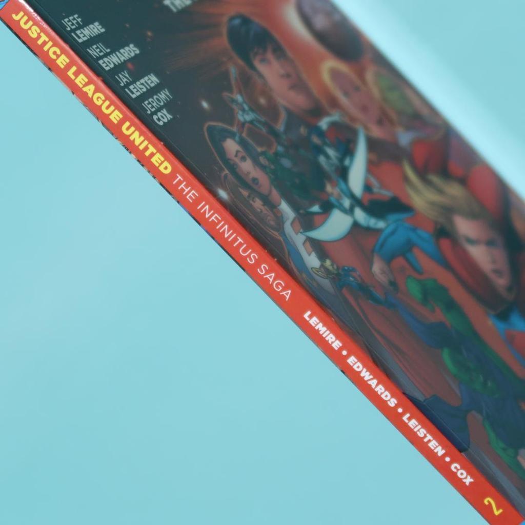 [USED] Sale! Foreign Books American Comics Justice League United 2 DC