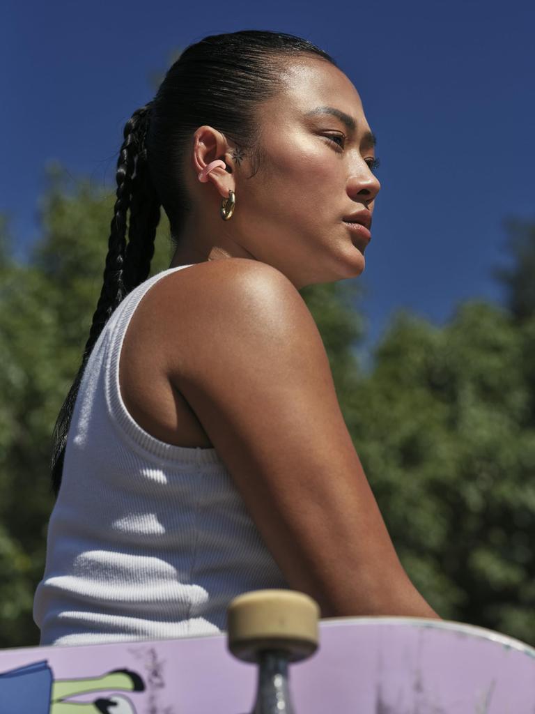 Ambie Sound Earcuffs Ambie Kopfhörer der 2. Generation zum Hören ohne die Ohren vollständig zu bedecken Bluetooth mit Online-kompatibel mit Gegensprechanlage