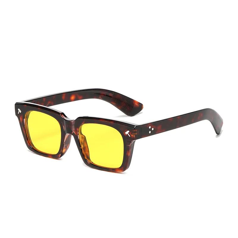 Outdoor Driving Rivet Square Sunglasses Women Men Luxury Designer Vintage Punk Eyeglasses UV400 Protection