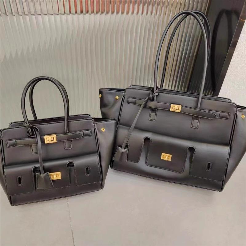 Large Kelly Cowhide Crossbody & Shoulder Bag - Fashionable Underarm Platinum Handbag with Spacious Capacity