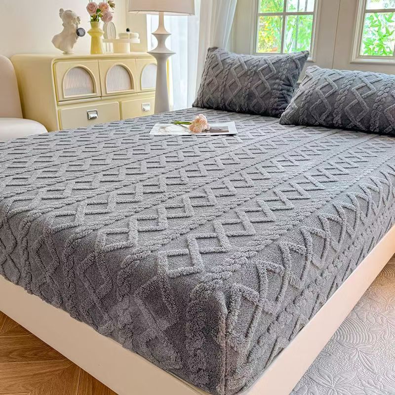 Prošívaný potah na matraci Zimní hřejivý potah na postel Taffetový sametový fleece Ložní prádlo Plyšový Zesílený Napínací prostěradlo Queen King Size Dekor