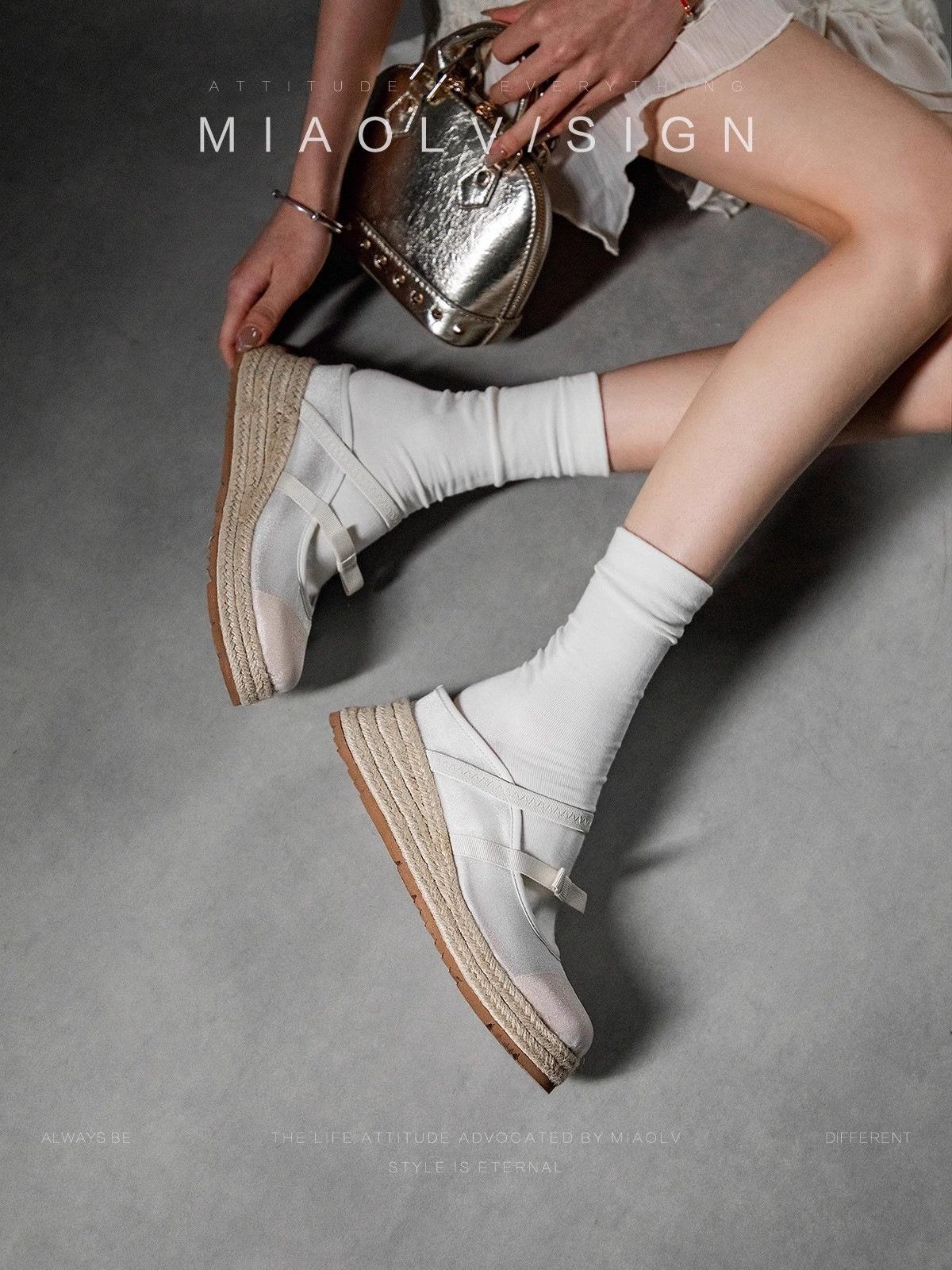 

thick-soled inner height-increasing slope heel fisherman shoes bag head half slippers women wear new one-pedal cool slippers in summer 40