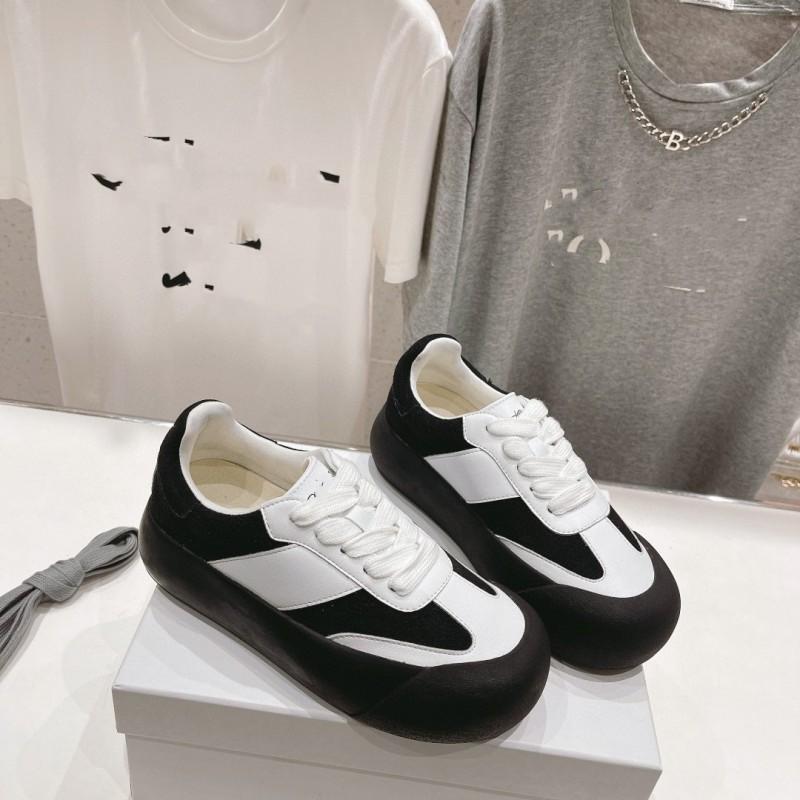 Unisex Thick Sole Casual Sneakers With Sulfurized Rubber Round Toe Leather Upper Breathable Comfortable Daily Wear