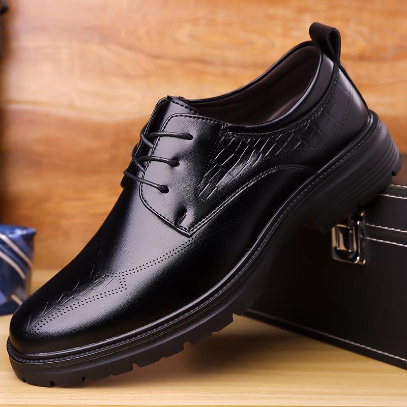 

2025 new British style lace-up Brock carved leather shoes men s business dress derby shoes pointed casual shoes 38