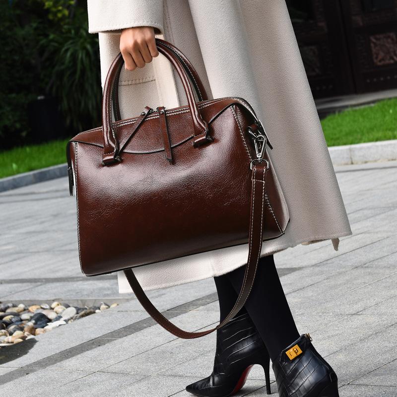 Women's Handbag Soft Leather Women's Bag Commuter Bag Large Capacity Tote Bag Can Be Worn Cross-body Retro Handbag