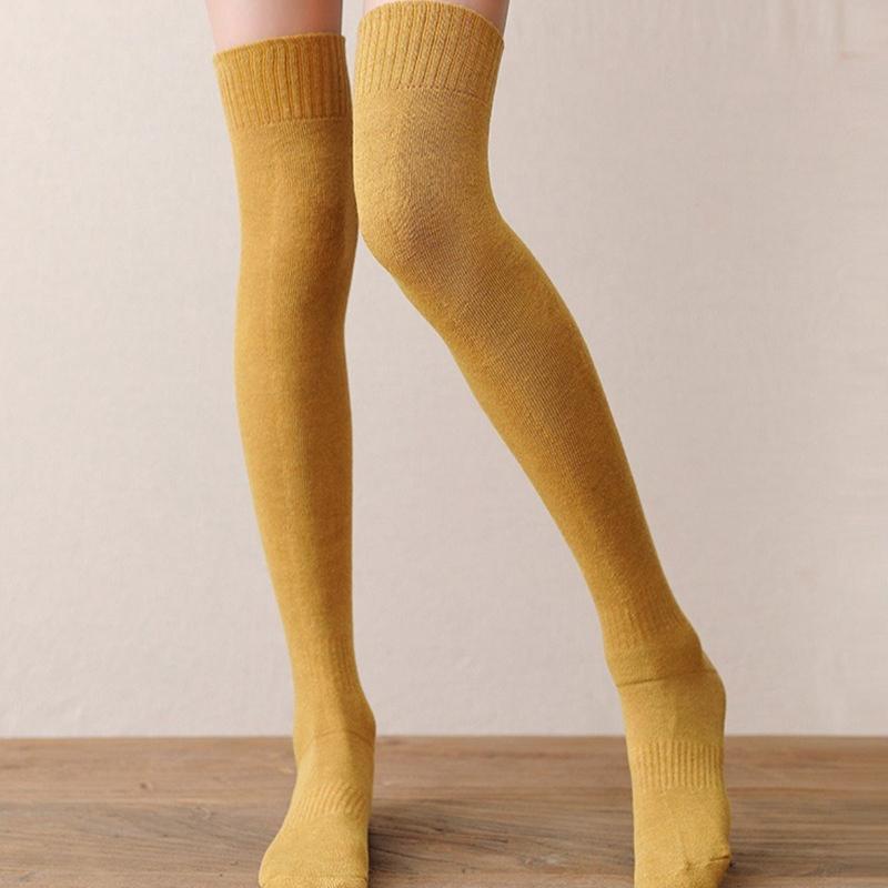 Over-the-knee socks for autumn and winter, lined with fleece, thickened, warm, and slimming.