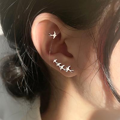 Ohrstecker Persönlichkeit Niedliche Kleine Schwalbe Ohrringe Schlicht Kleine Frisch Kindheitserinnerungen Lustige Asymmetrische Schwalben-Ohrstecker