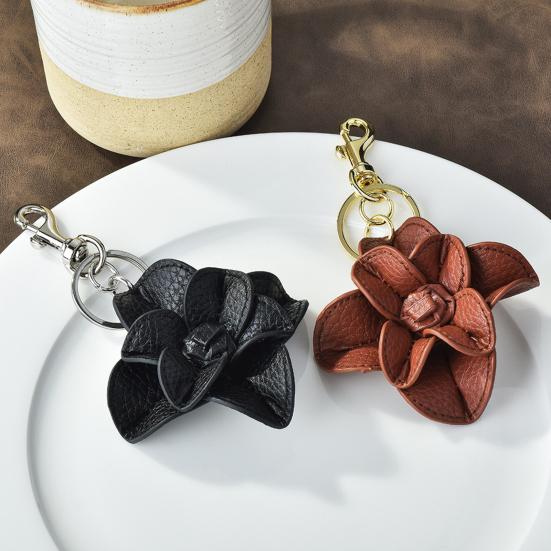 Schlüsselanhänger Anhänger Handgenäht Kunstleder Kamelienblüte Design Schlüsselkette mit Metall Karabinerhaken Leichtes Tasche Anhänger Zubehör