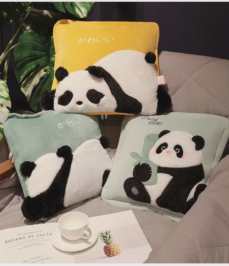 Polštářek/přikrývka 2 v 1 s kreslenou pandou: Kancelář, Auto a Domov