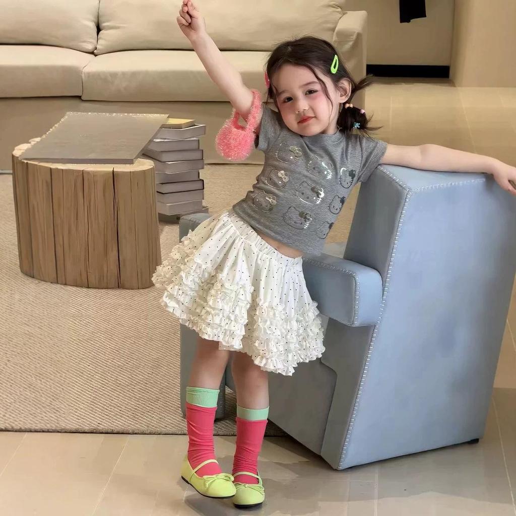 Korean Style Girls' Cartoon Kitty T-shirt & Polka Dot Skirt Set - Cute Summer Two-Piece for Baby Girls.