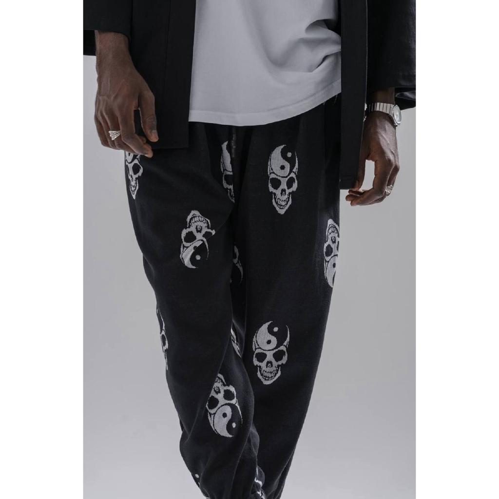 Unisex Shawar With Elastic Waist.