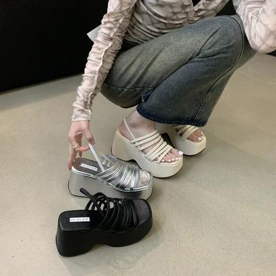 2025 Nuova Moda Colore Solido Sollevamento Posteriore Casual Scarpe da Donna Comode Sandali Zeppa Piattaforma