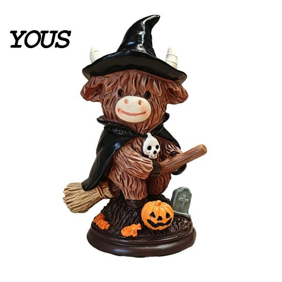 Halloween Highland Cow Decor Figurine, Witch Pumpkin Skull Statue, Resin Scottish And Skeleton Figurine Ornament for Calf Lovers, Shelf, Tiered Tray,