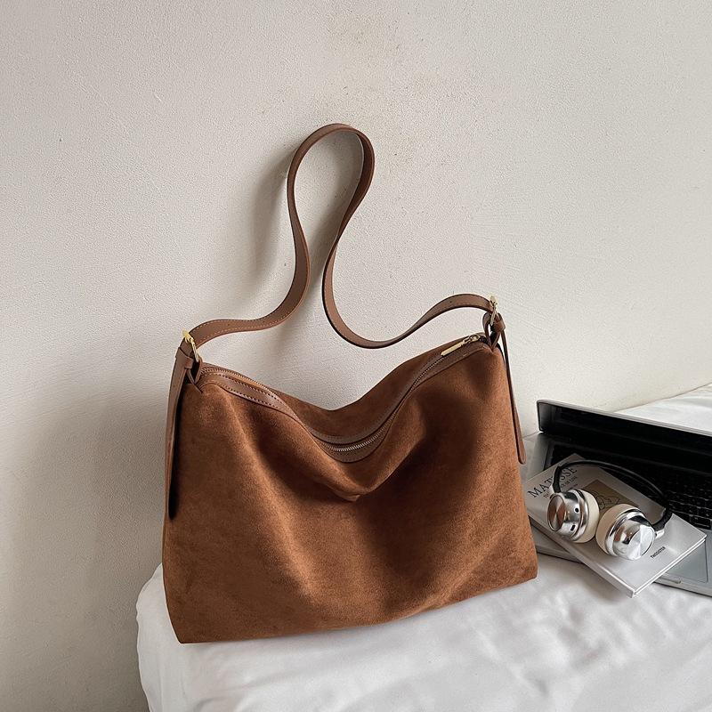 High-value Bag Women's Large-capacity New Autumn Shoulder Bag Casual Commuter Crossbody Tote Bag