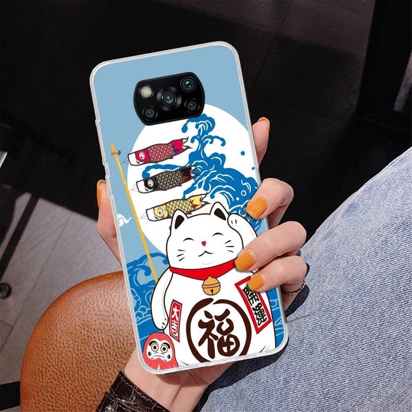 Chat Porte-Bonheur Maneki Neko Étui de Téléphone Japonais pour Xiaomi Poco X5 X6 X7 Pro X4 Gt F7 Ultra M8 M7 Redmi 15C 15 13C 13 12C 12 Unique Co