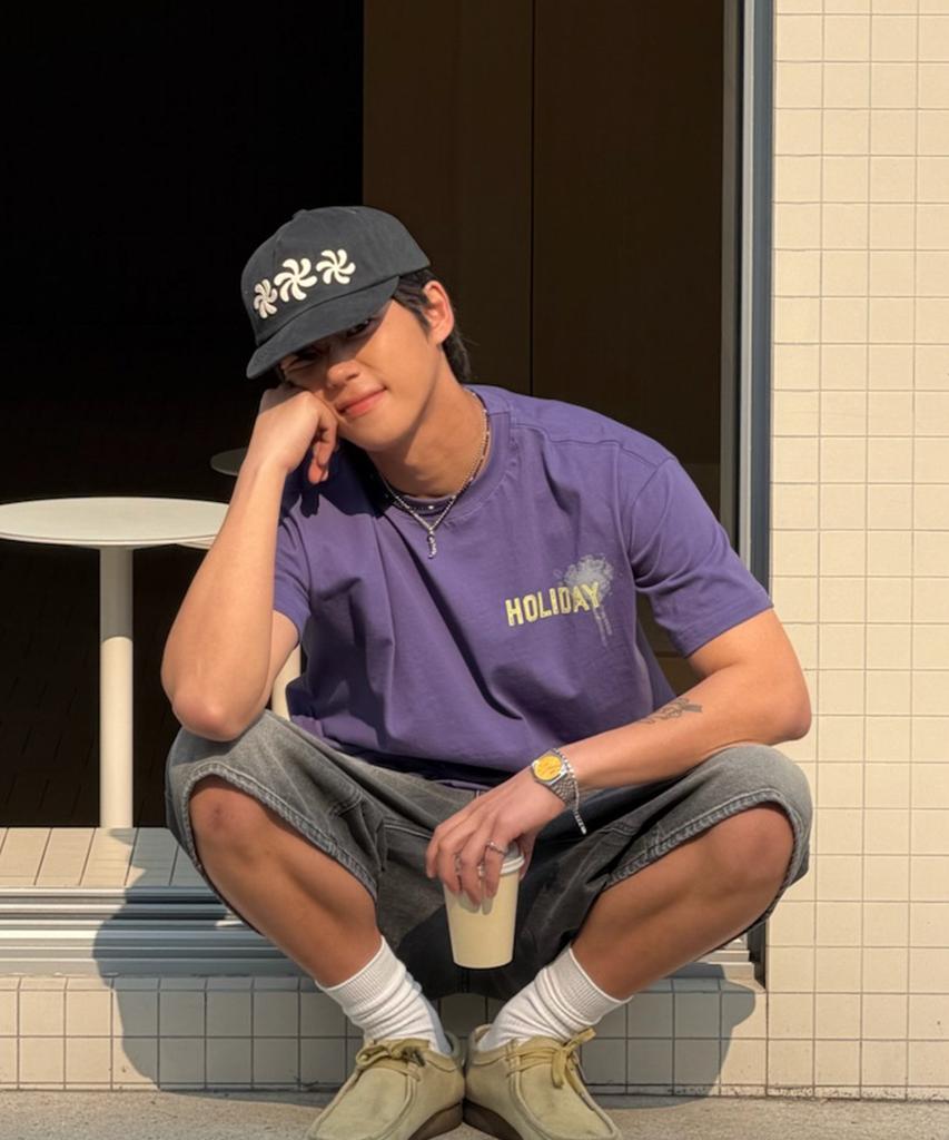 AMOU Holiday Half T-Shirts Purple