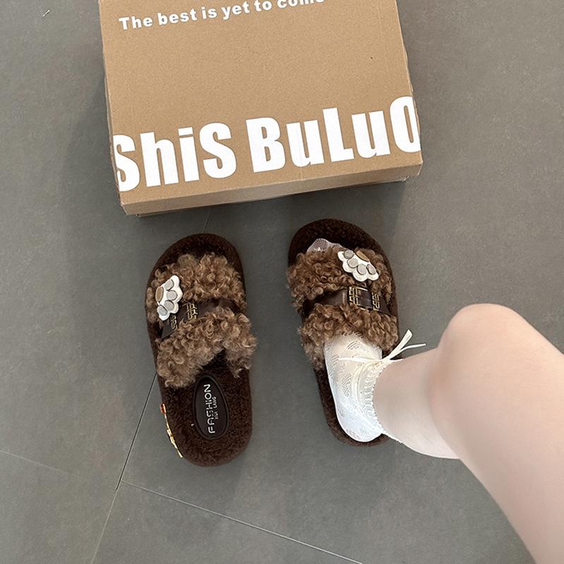 Cute cartoon belt buckle fluffy shoes women's 2025 autumn and winter new outer wear versatile cotton slippers one-word cotton slippers tide