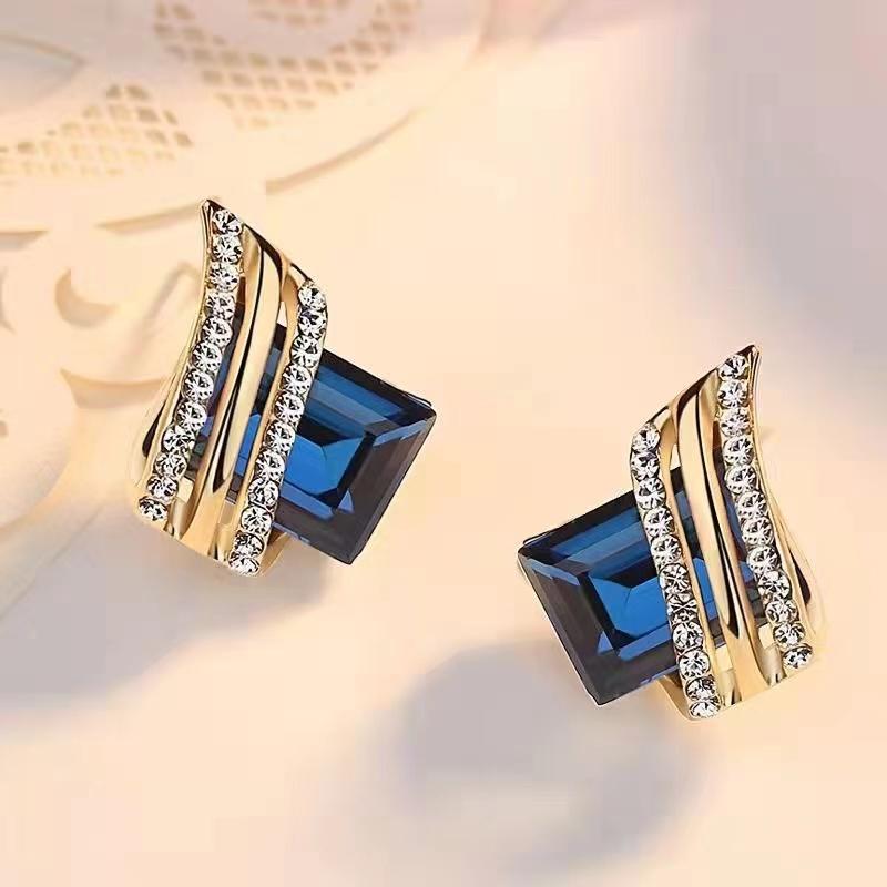 New Style Crystal Silver Needle Diamond Earrings Fashionable Temperament Decorative Stud Earrings for Women