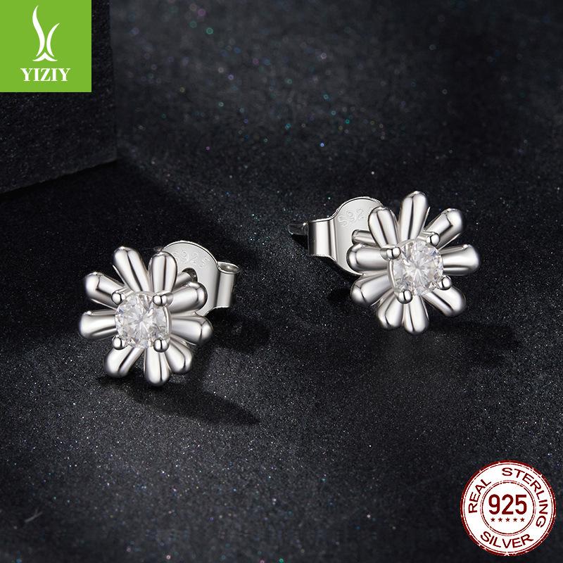 

S925 Silver D-Color Moissanite Earrings Light Luxury High-End Autumn And Winter, Female Small Daisy Mozzarella Stud Earrings 925 Silver