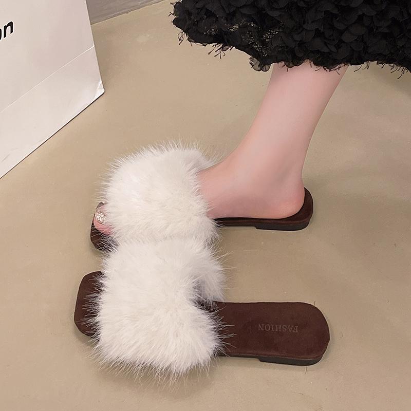 Fashion Shoes Woman 2025 Slippers Casual Low Fur Flip Flops Pantofle Winter Footwear Luxury Plush Flat New Slides Female Shoes Plush Sli