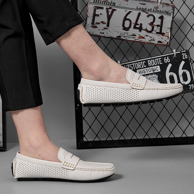 Summer Breathable Men Flats Shoes Comfort Anti Slip Outdoor Walking Driving Shoes Punching Leather Loafers Soft Men Casual Shoes
