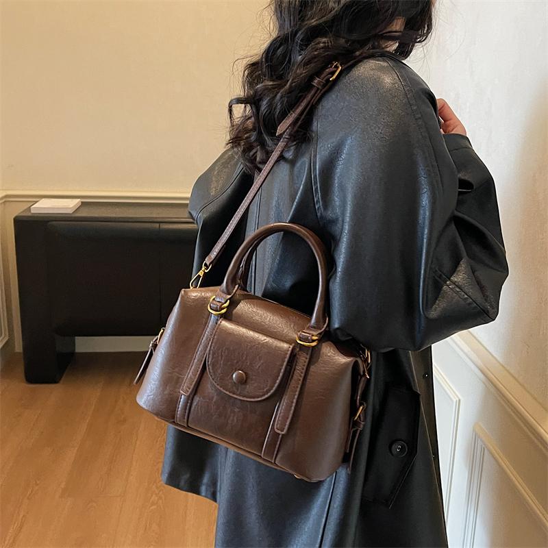 Fashionable Ladies Handbag Small Boston Bag Premium Retro Simple Shoulder Bag PU Material Crossbody Bag Suitable for Daily Commuting Shopping Travel