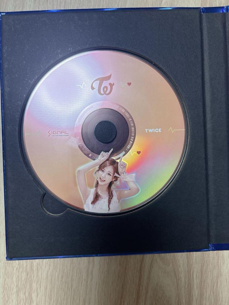 [USED] TWICE SIGNAL Album CD Trading Card