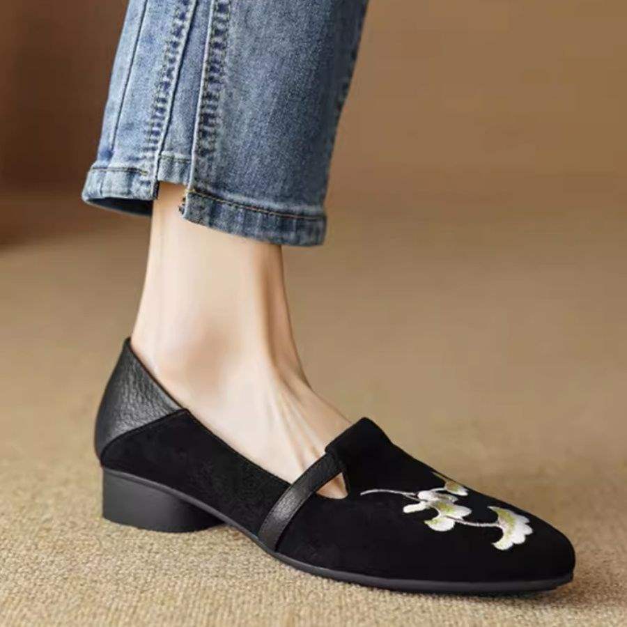 2025 National Style Single Shoes New Chinese Style Round Head Embroidery Flower Shallow Mouth Single Shoes Women's Fashion Temperament Versatile Thi