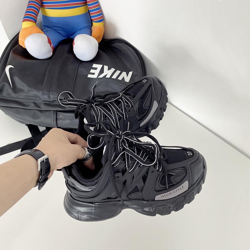 Dam 2025 Mångsidiga Dad Sneakers med Tjock Sula - Trendig Hong Kong-stil, Street Snap, Casual Sneakers för Studenter och Par