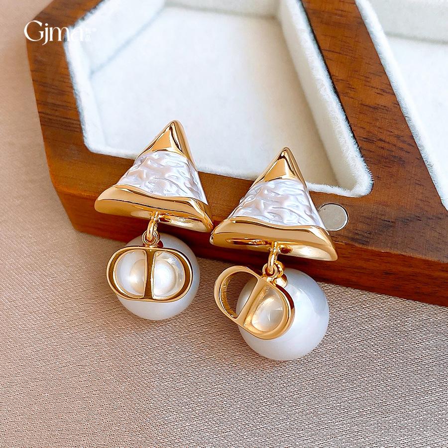 18k Real Gold Electroplated Triangular Geometric Pearl Earrings, Stud Earrings, Temperament Earrings.