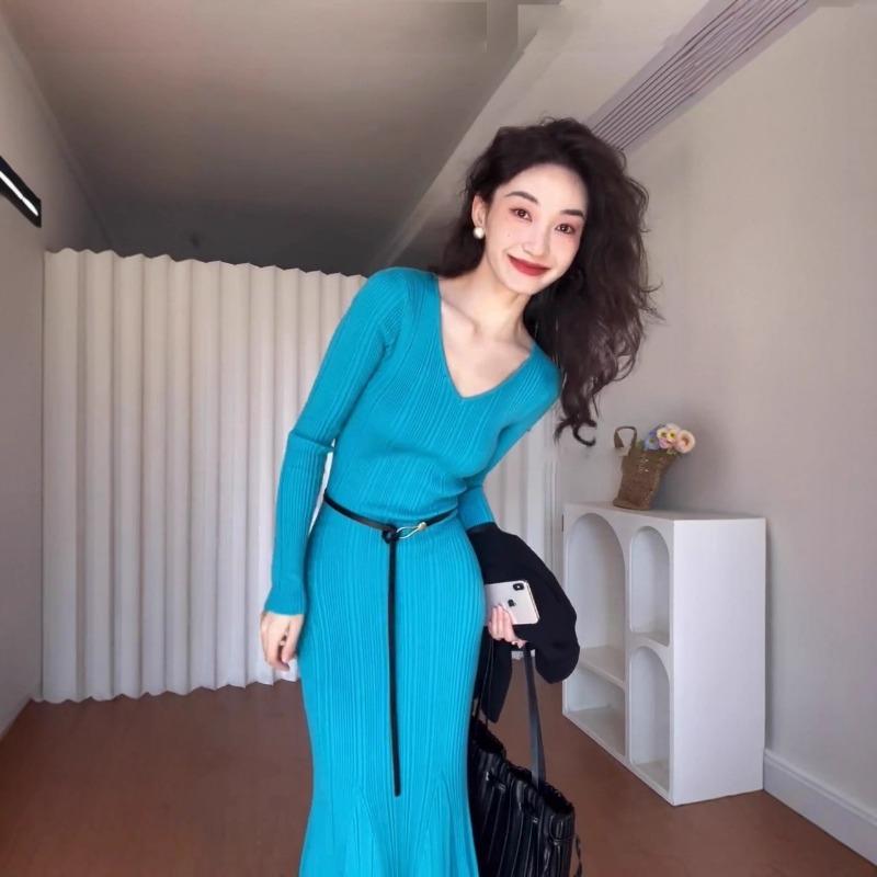 Knitted Dress Slim and Thin, High-end Sense, Imperial Sister Wears Cold and Unique Chic Skirt