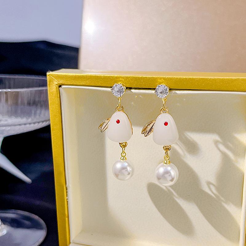 Long Tassel Temperament Pearl Cute Jade Rabbit Stud Earrings Personalized Fashion Earrings High-End Women'S Jewelry