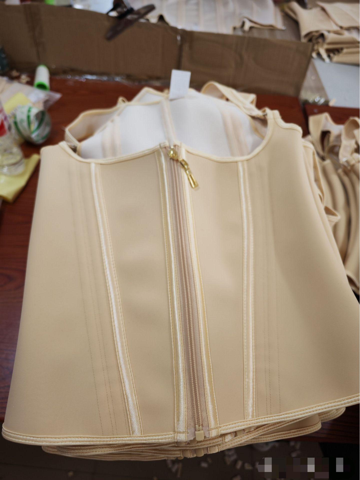 Латексный пояс для талии Platinum Edition: Жилет для контроля живота с 15 стальными косточками Extra Extra Extra Large