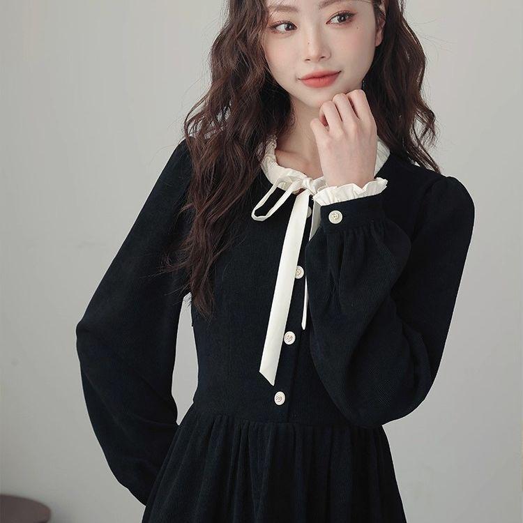 Rochie mică de iarnă 2025 neagră din reiat stil Hepburn cu plasă