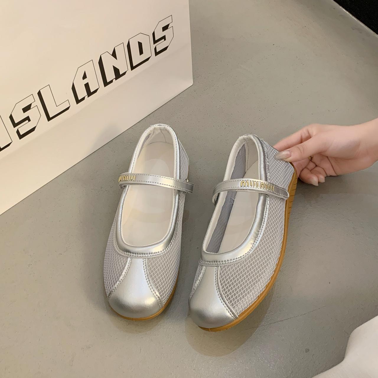 

Fashion 2025 Summer Woman Mesh Fabric Design flta Heel Shoes Casual Flat Shoes Non-slip Outdoor Sandals Unique Fashion Flat Shoes 35 серебряный