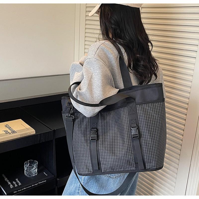

Large-capacity Plaid Commuting Tote Bag Women s Light Nylon Handbag Ins Niche Shoulder 43x14x30 чорний