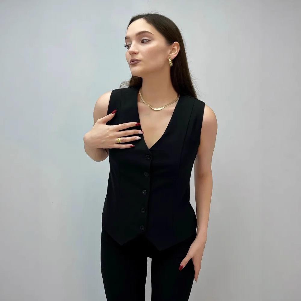 2025 Women's Sleeveless V-neck Cardigan Vest - European & American Summer Fashion