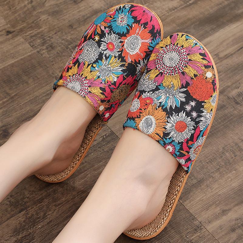 Four Seasons Cartoon Flower Non-slip Breathable Indoor Slippers with Thick Sole for Couples