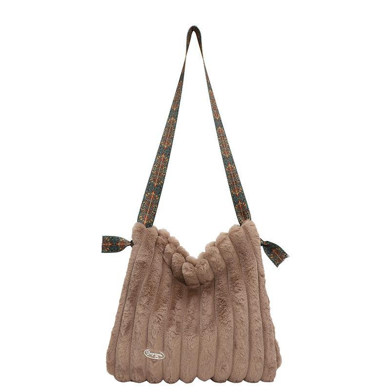 Autumn and winter large-capacity plush bag women's winter new fashion shoulder bag commuter tote bag messenger bag
