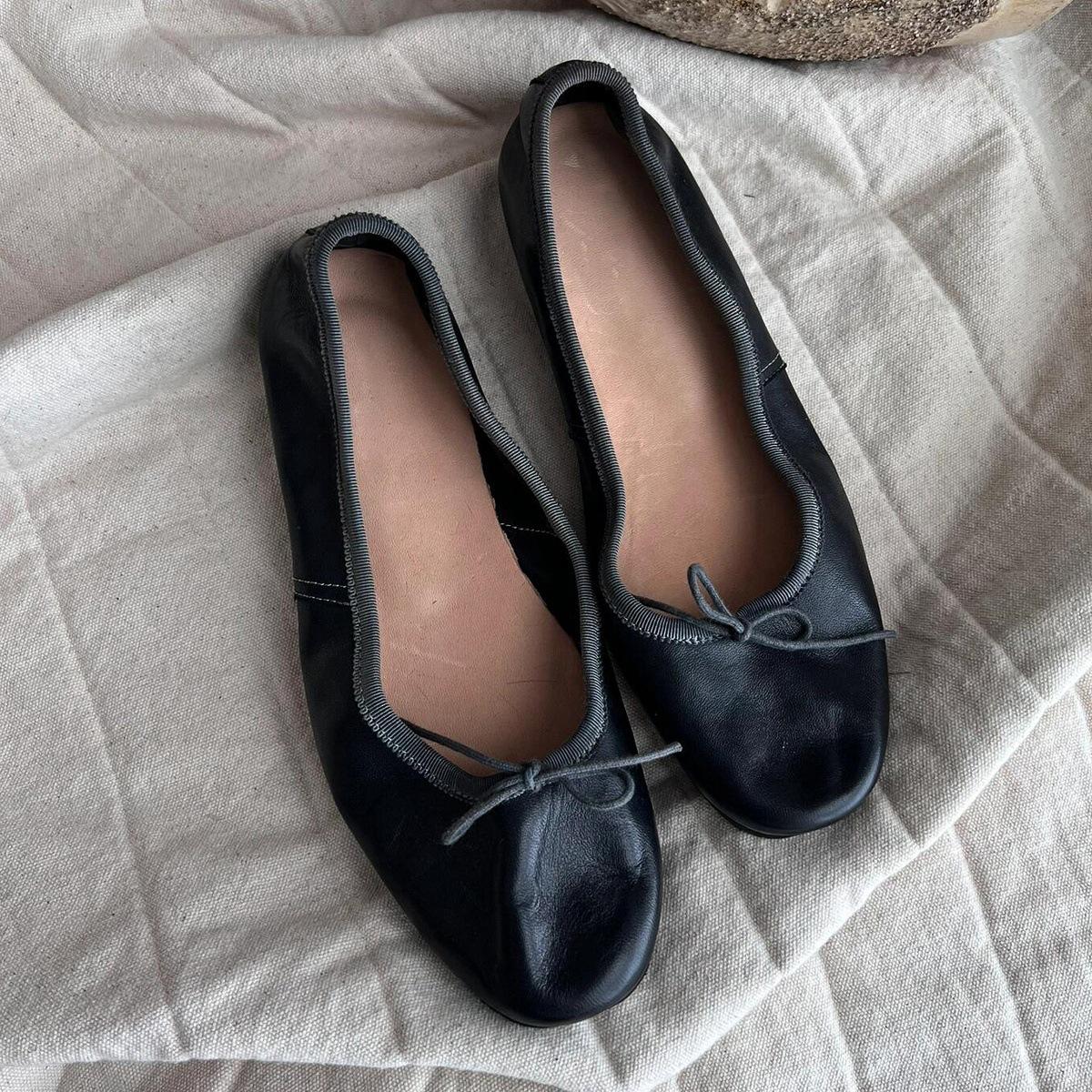 

Sheepskin version French with skirt, ballet shoes, round head bow, genuine leather shoes, retro shallow mouth flat sole shoes women 35