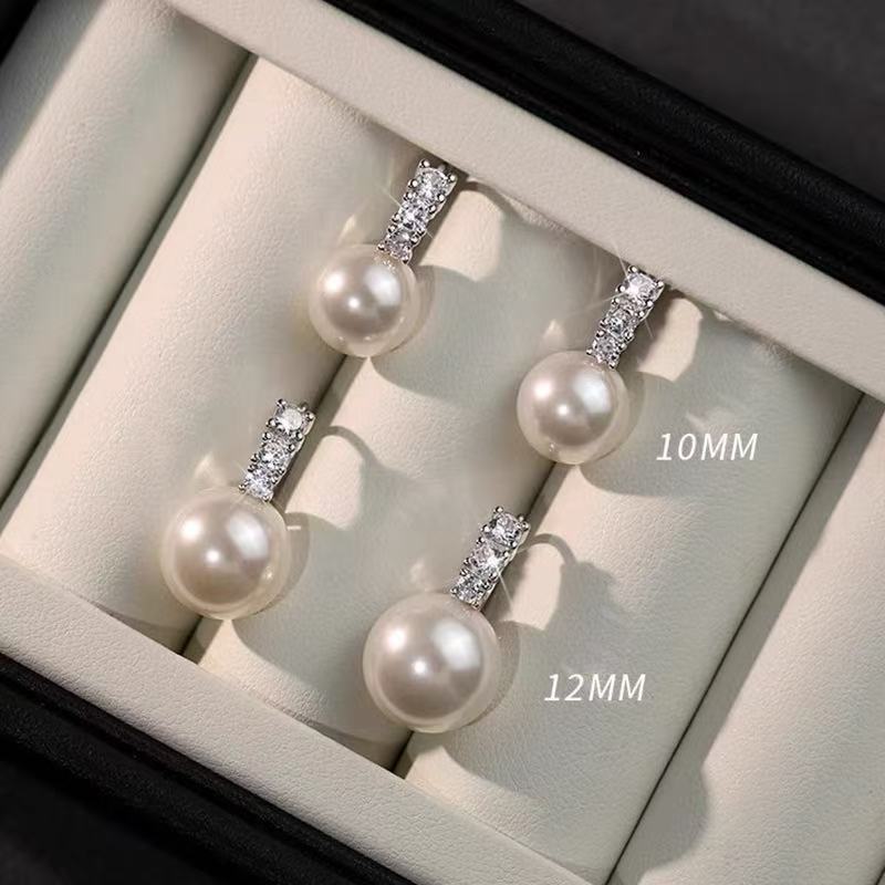 Luxury New Style Earrings, High-end Style Stud Earrings, Unique Women's Jewelry for The Petite Ears.