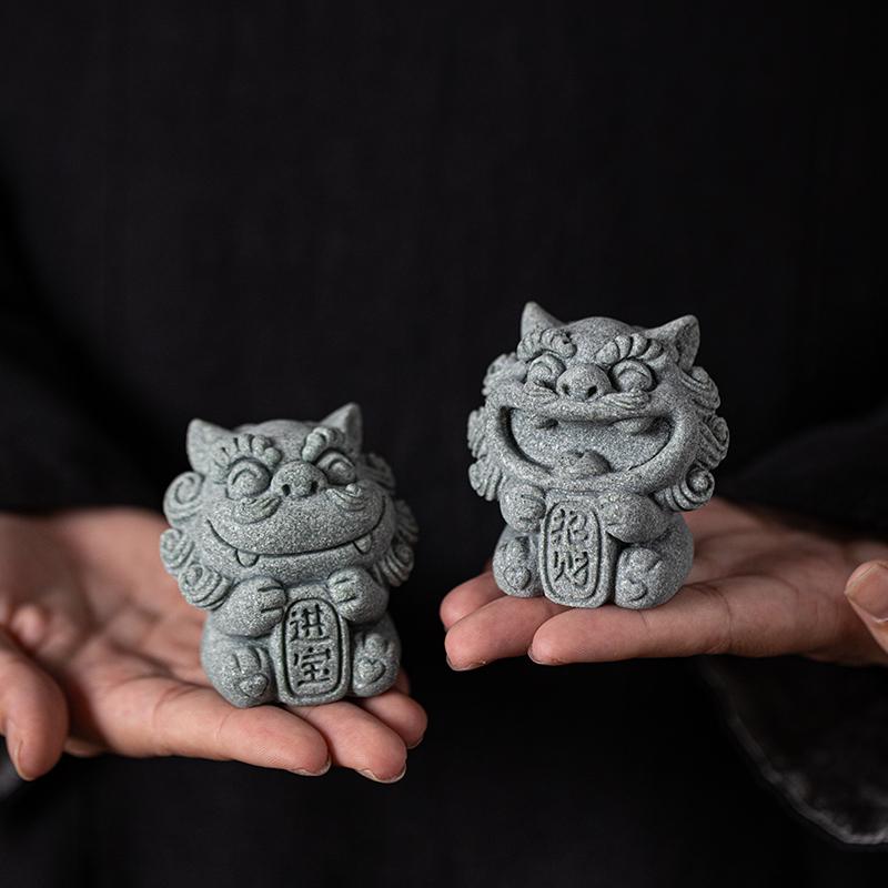 China-Chic Wind Stone Lion, A Pair of Wind Lion Lord Desktop Mascots, Tea Pet Ornaments, Creative Potted Fish Tank Decoration
