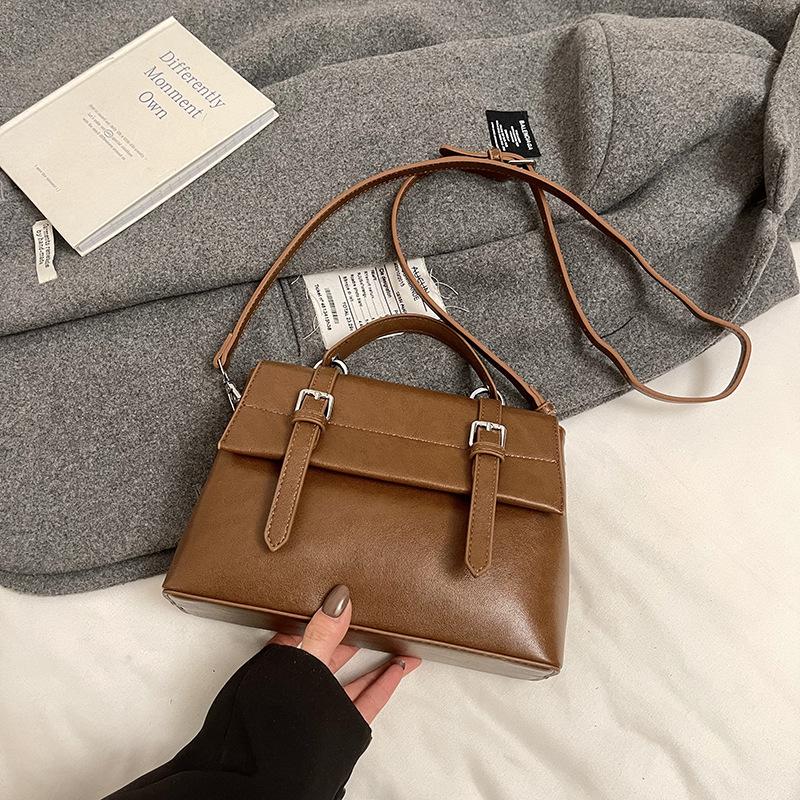 

Оптовая женская сумка-мессенджер в стиле ретро для通勤, простая однотонная нишевая сумочка, женская повседневная универсальная модная сумка