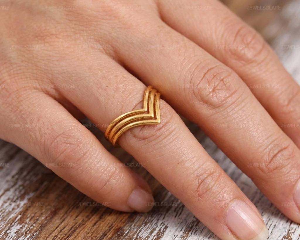 14 Karat Gold Chevron Wishbone Ring, Minimalistischer V-förmiger Ehering